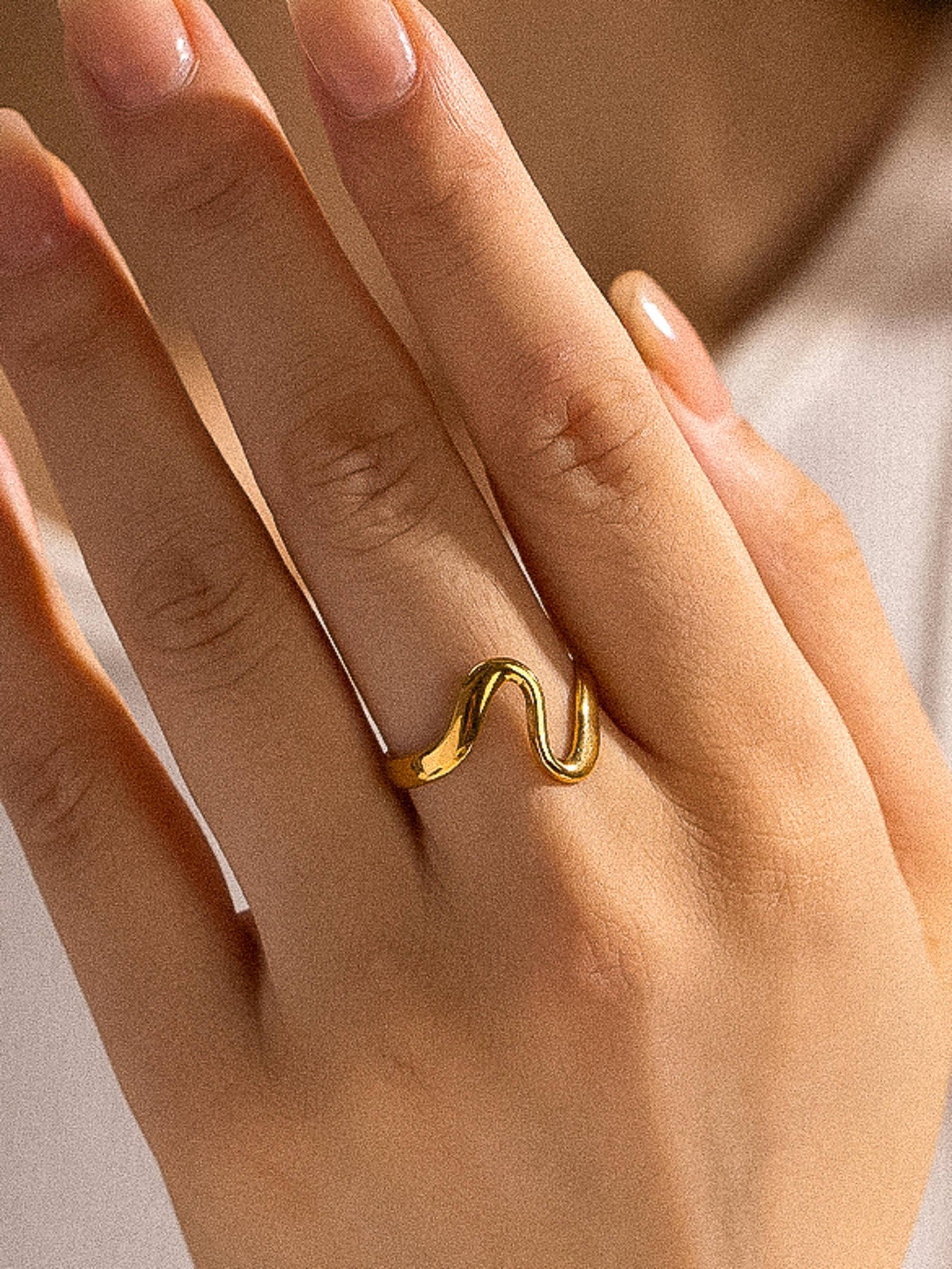 Arther 18K Non-Tarnish Abstract Ring