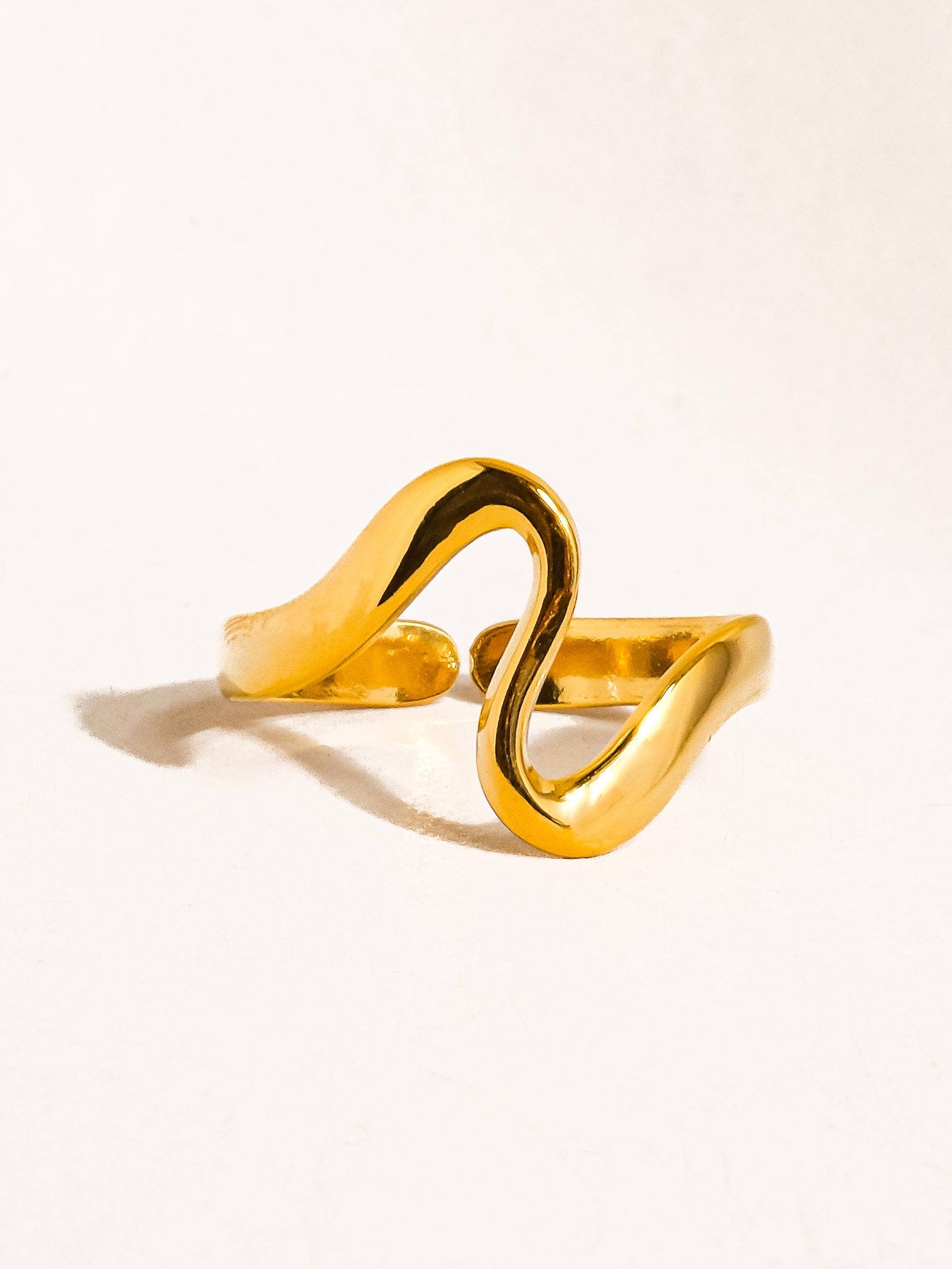 Arther 18K Non-Tarnish Abstract Ring