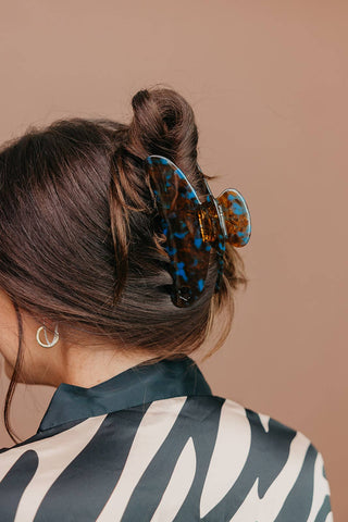 KAXI House of Her | Tortoise Teal Claw