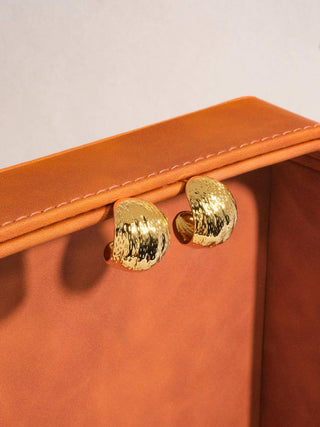 Zélie Hammered Huggie Hoop Earrings