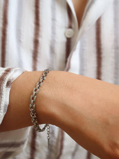Freddie 18K Non-Tarnish Flat Chain Bracelet