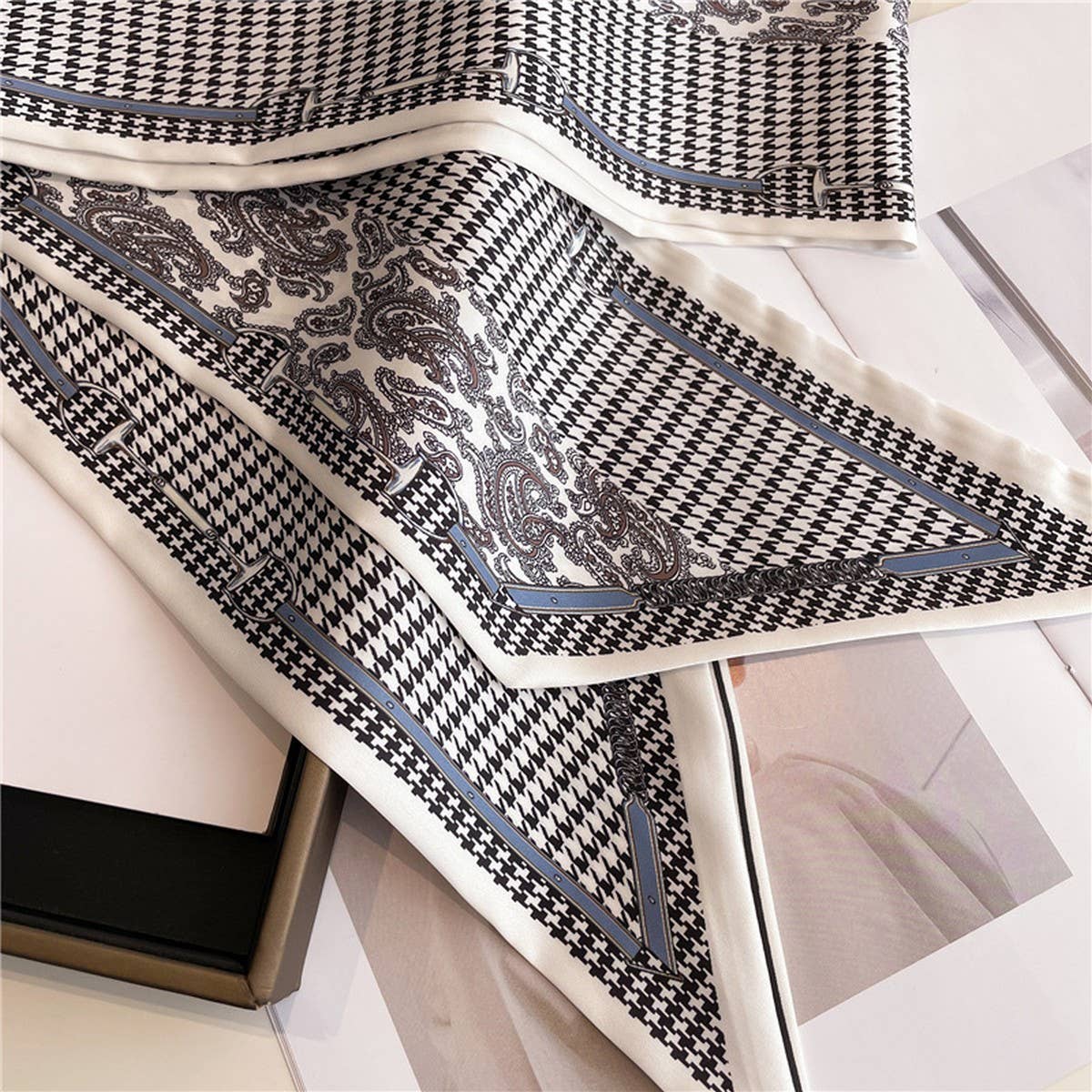 Chunky Twilly Scarf | Houndstooth