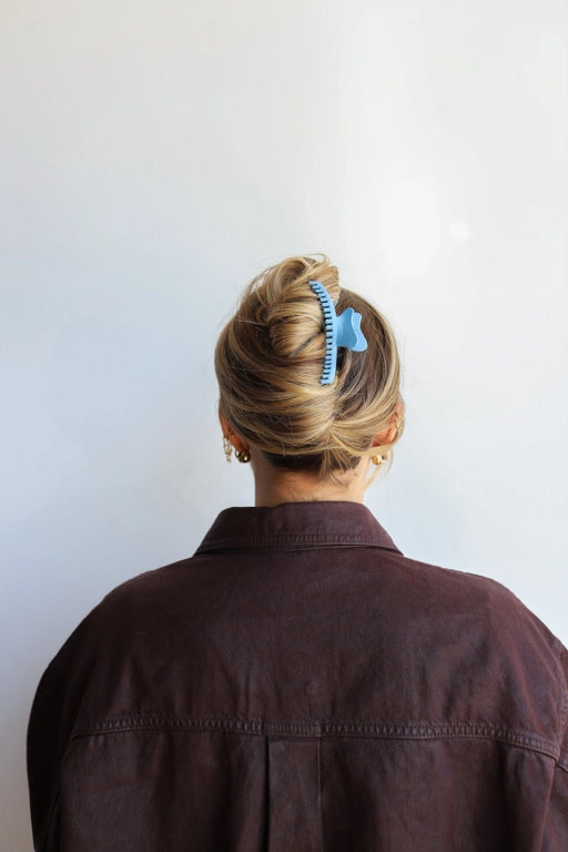 KAXI Wavy Midi Hold Everything Claw