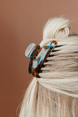 KAXI House of Her | Tortoise Teal Claw