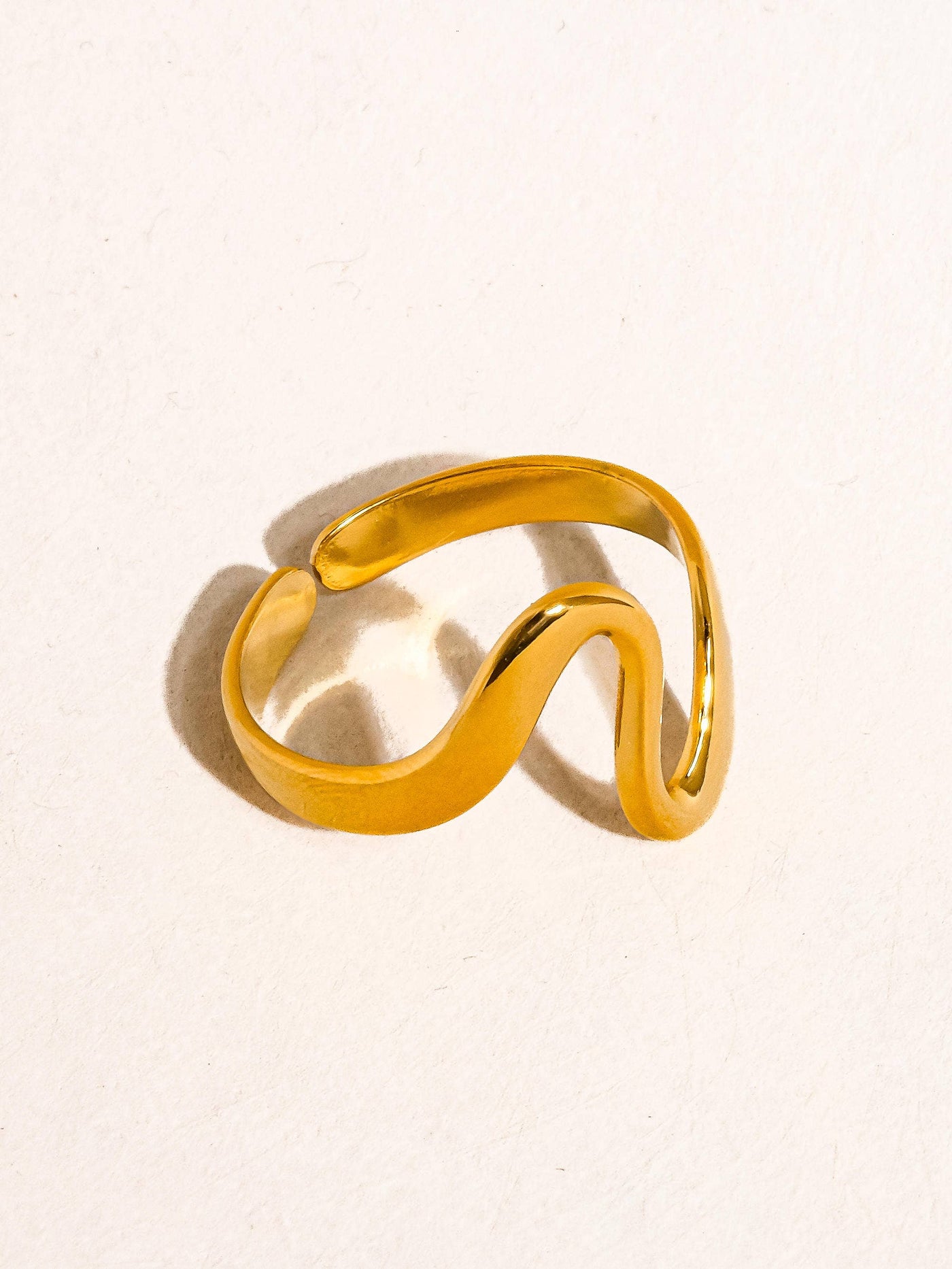 Arther 18K Non-Tarnish Abstract Ring
