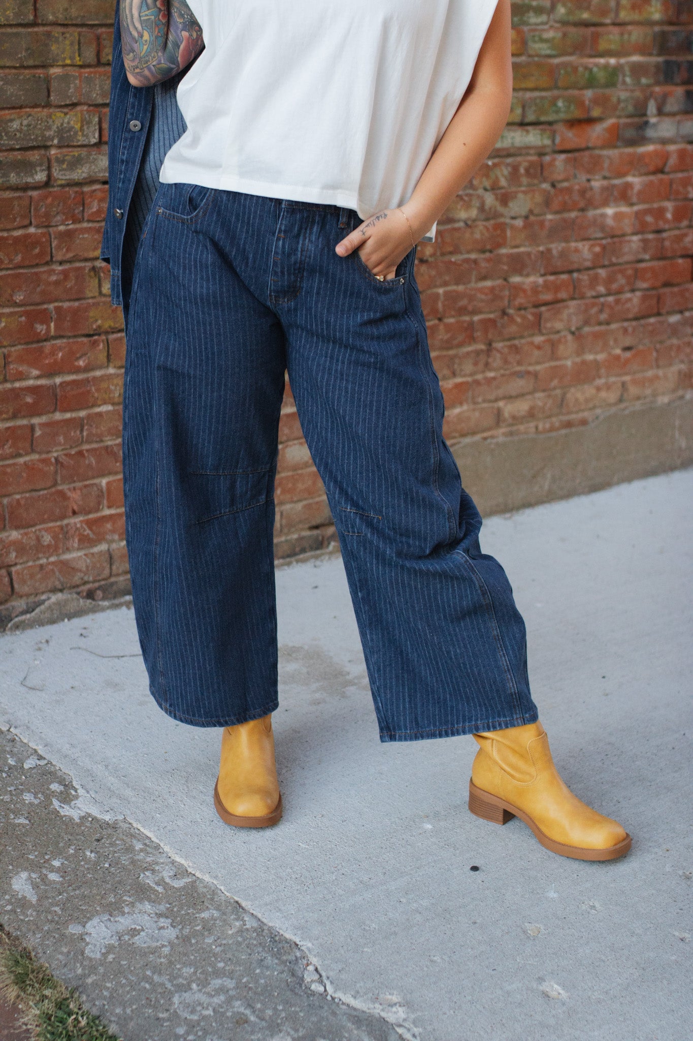 Rhea Stripped Barrel Leg Jeans