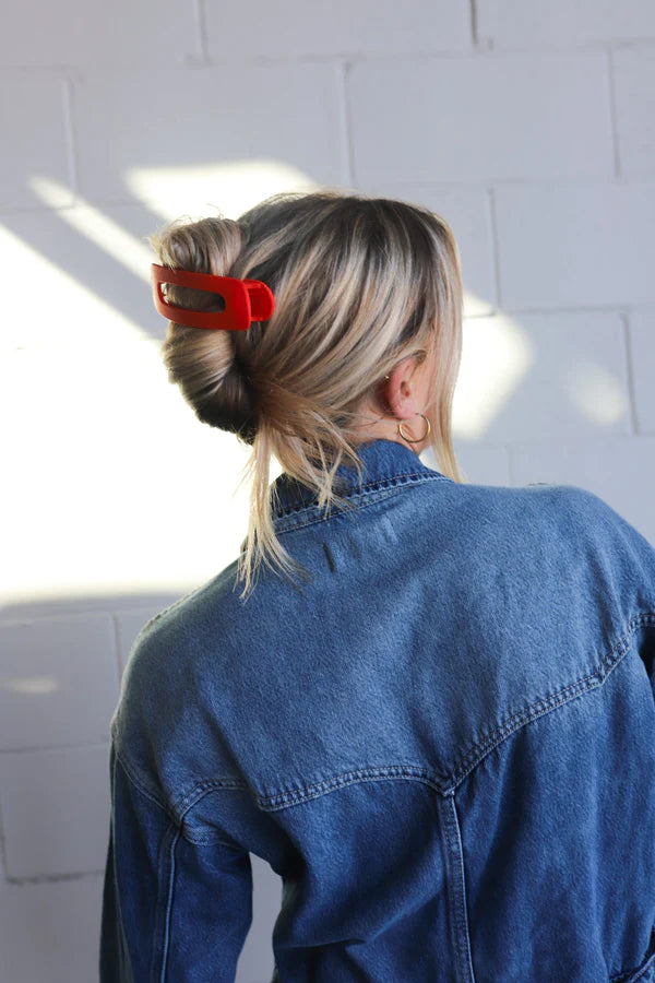 KAXI Oversized Lay Down Claw | Shiny Red