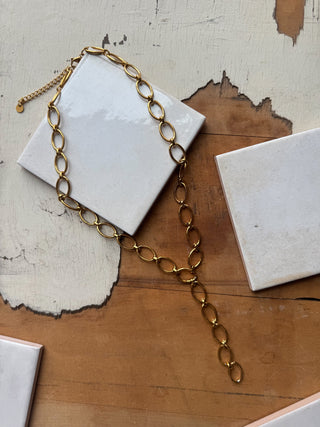 Bevin Chain Lariat Necklace