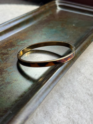 Reilly Tortoise Hinged Bangle