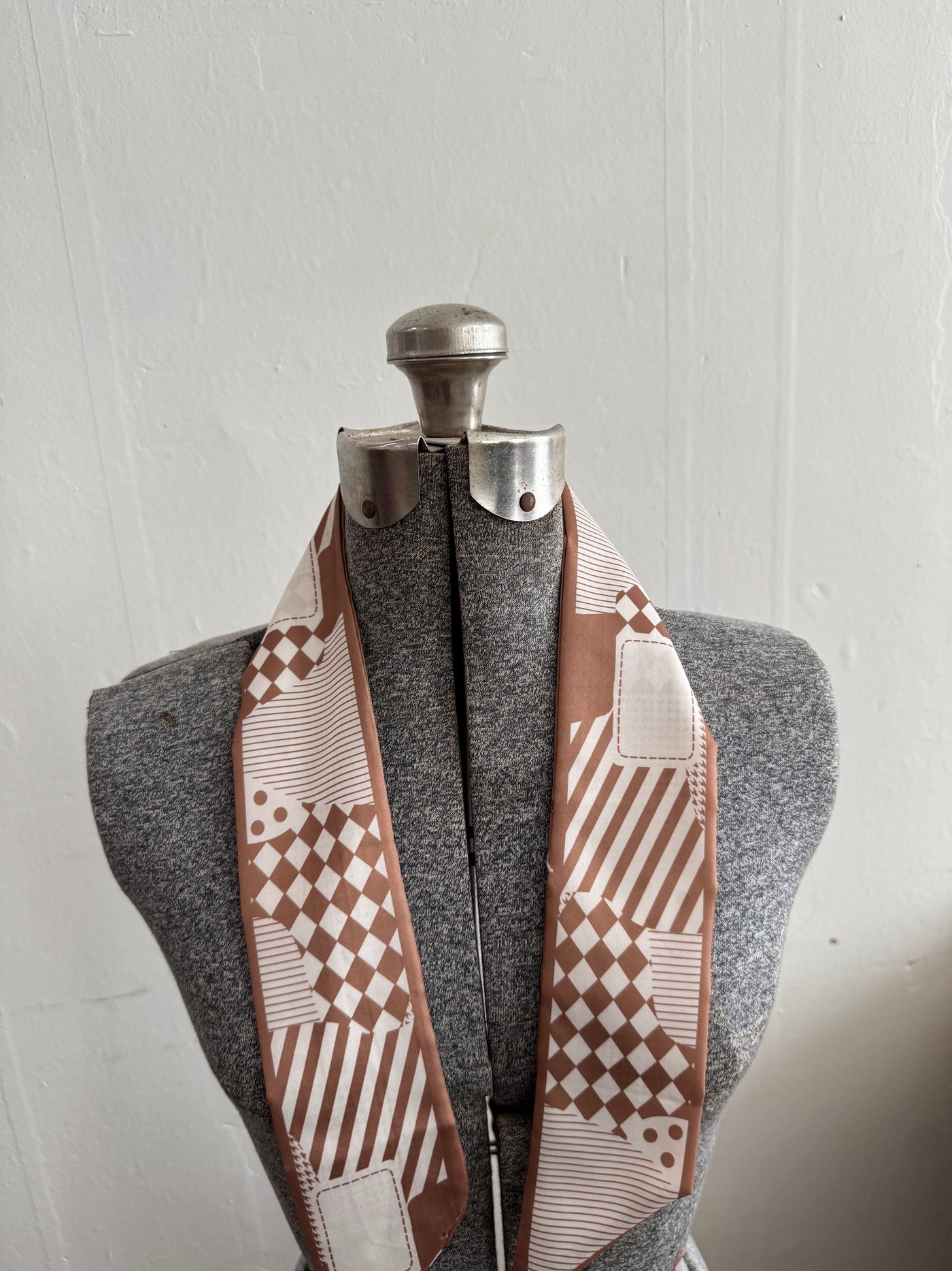 Classic Twilly Scarf | Geometric