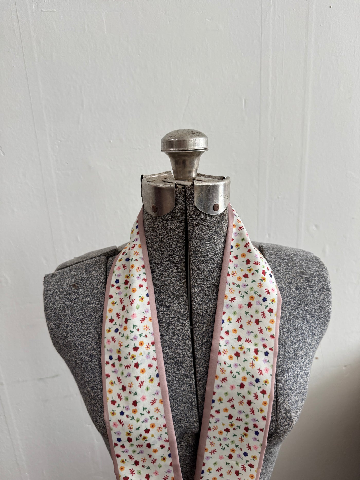 Classic Twilly Scarf | Tiny Floral