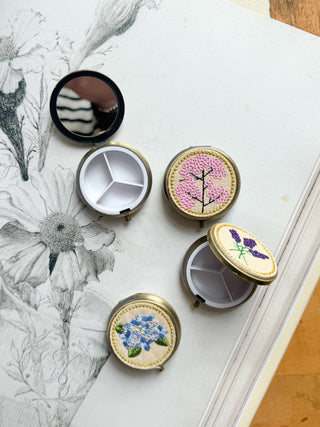 Floral Embroidered Compact Case With Mirror