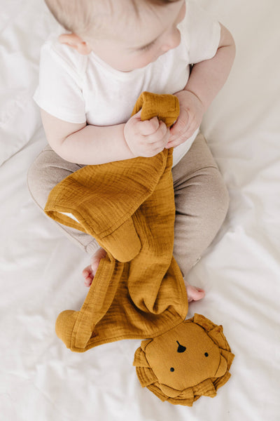 Organic Cotton Lion Lovey Blanket | Toffee
