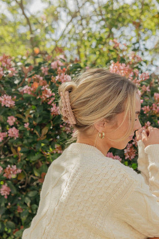 KAXI Scalloped Midi Hold Everything Claw