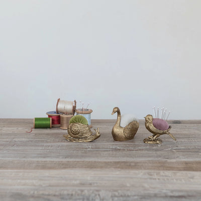 Velvet Animal Pin Cushion + 5 Pearl Pins