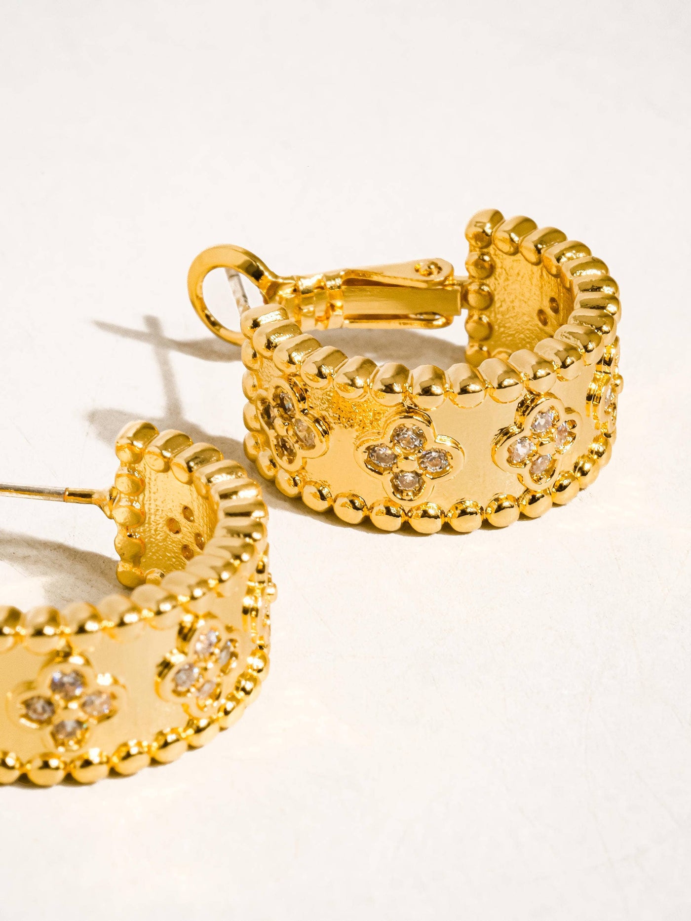 Isabel 18K Vintage Floral Hoop Earring