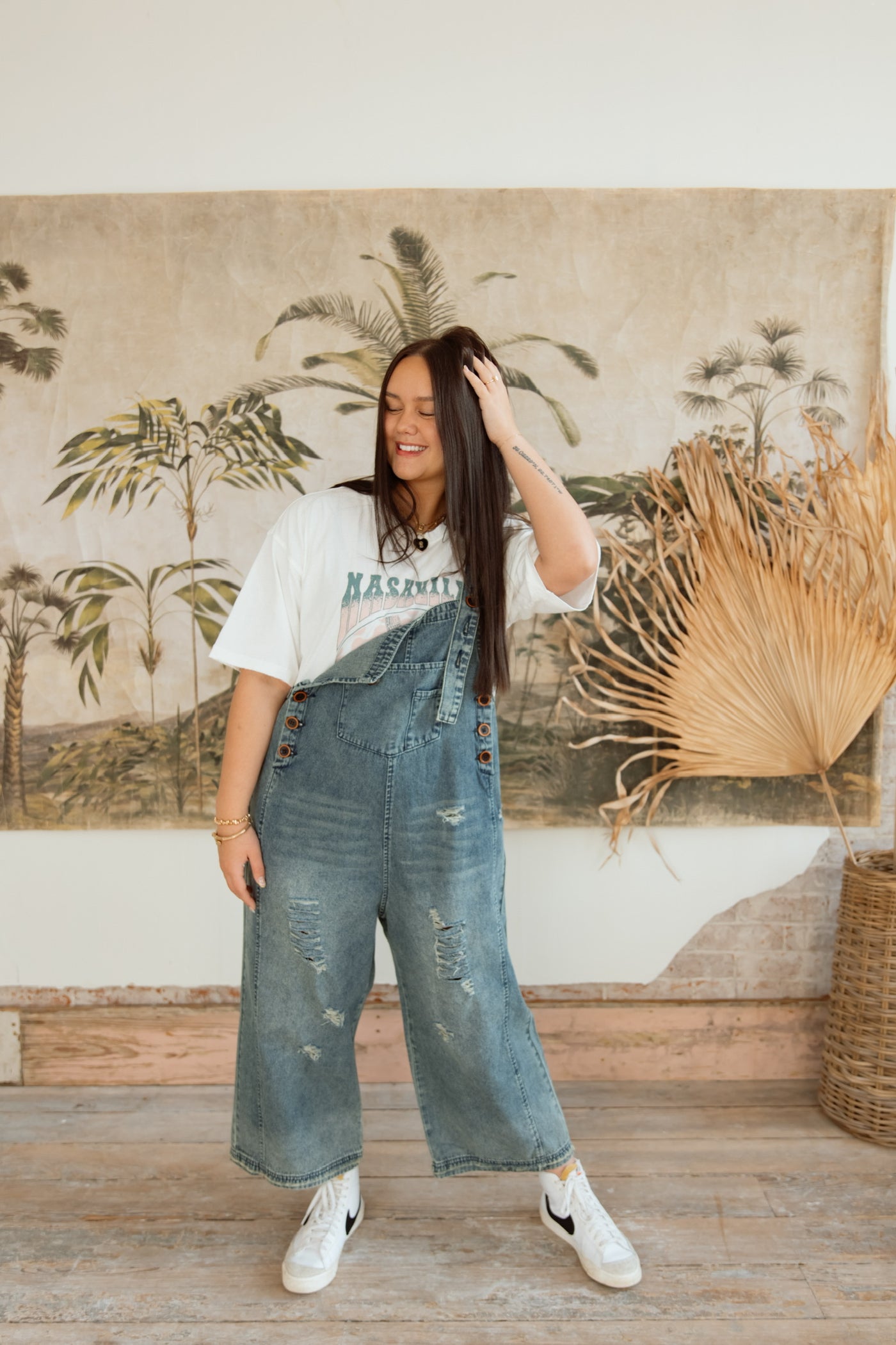 Oversized Nashville TN Graphic Tee