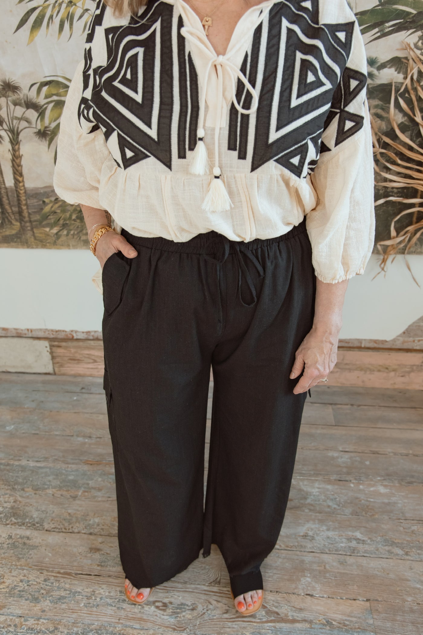 Effortlessly Chic Pocket Detail Pants